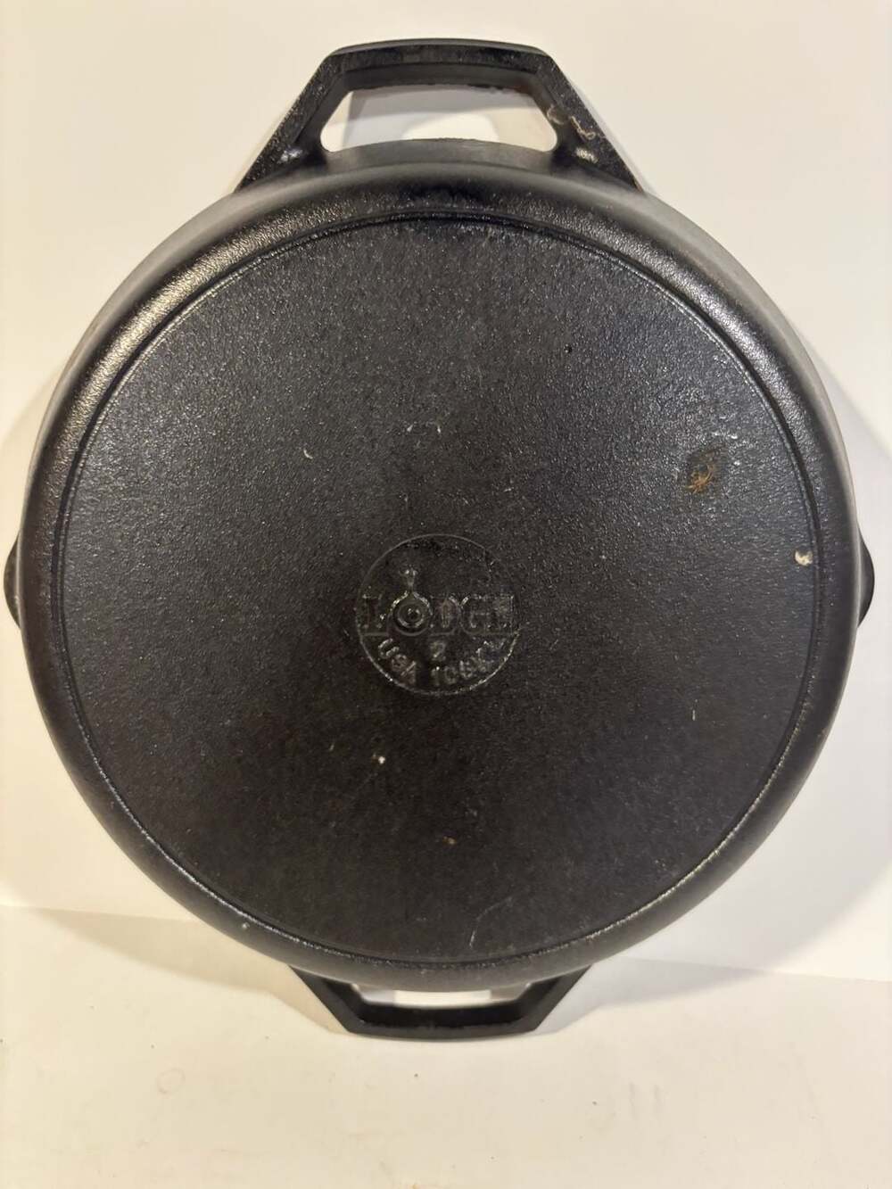 Lodge Seasoned Cast Iron Dual Handle Pan 12 Inch L10SKL - Picture 2 of 3